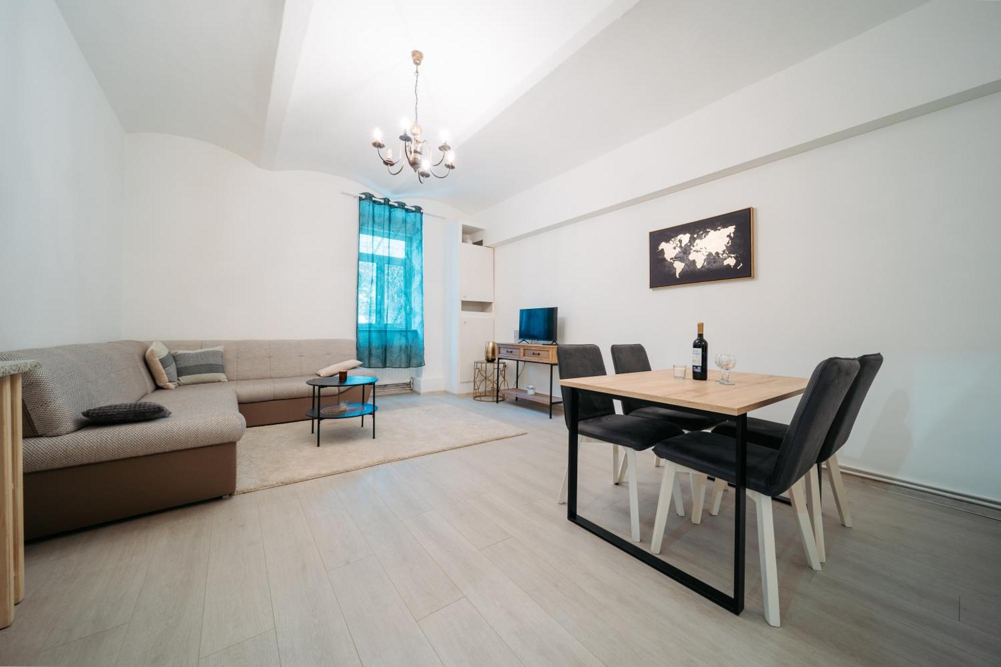 Apartma Tinel Garden *